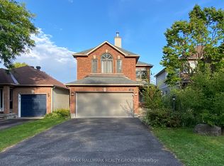 128 Grenadier Way, Ottawa, ON K2J 4M1