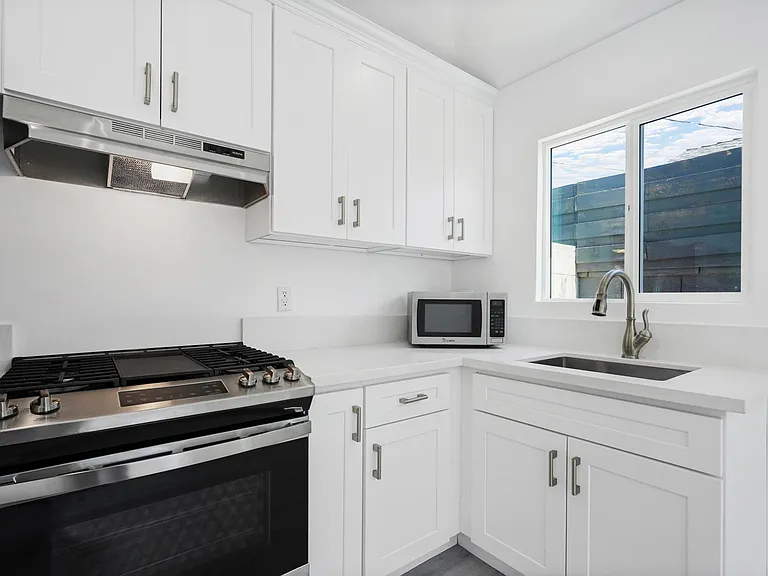 6539 Bobbyboyar Ave — Photo 7