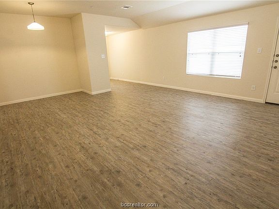 3rd image of 2057 Oakwood Forest Dr