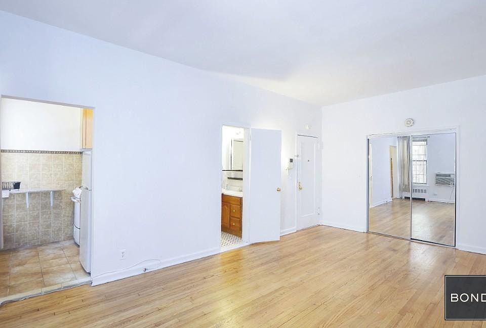 2nd image of 245 E 81st St APT 2R