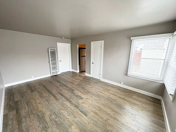 2nd image of 313 Suffolk Dr