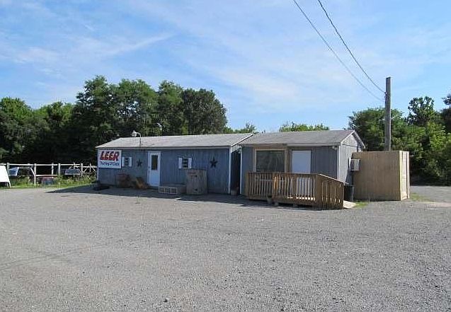 2nd image of 3490 Benner Pike