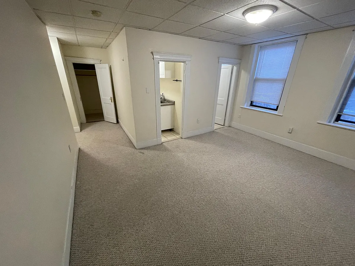 Building Photo - 238 Hemenway St #18