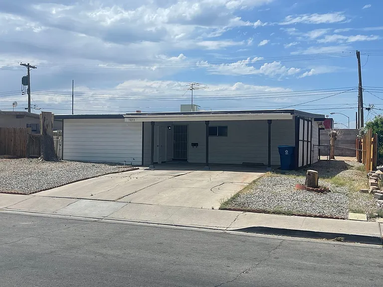 5055 Blanton Dr — Photo 1