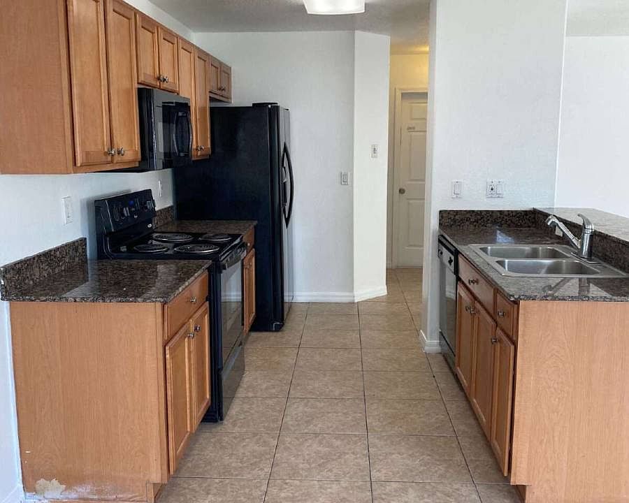 1st image of 3968 Hampton Hills Dr