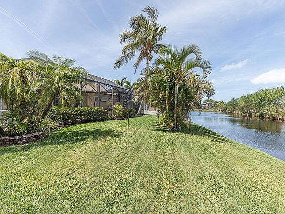 4th image of 237 Waterside Dr