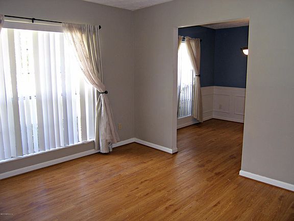 5th image of 13062 Silver Oak Dr