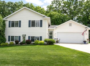 4404 7th St NW, Rochester, MN 55901