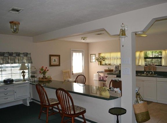 3rd image of 40 Pitts Bayshore Dr