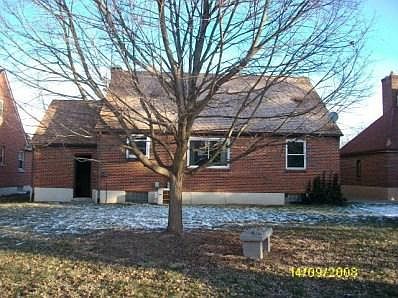 3rd image of 212 E Dorothy Ln