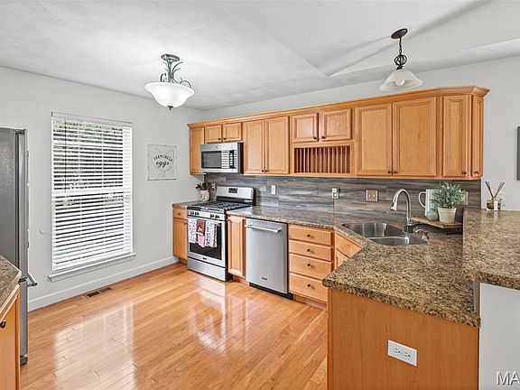 5th image of 923 Esic Dr