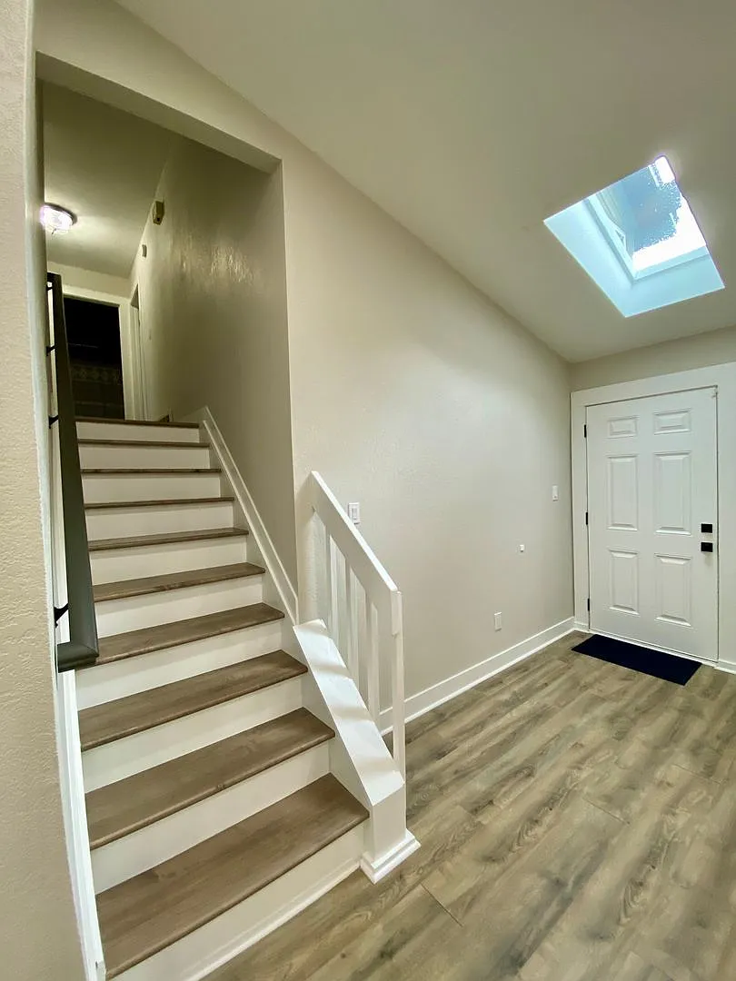 Spacious Inside and Out! 5 bed 3 bath Home in 80907! — Photo 3