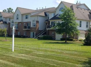 9521 Lakeside Dr, Ypsilanti, MI
