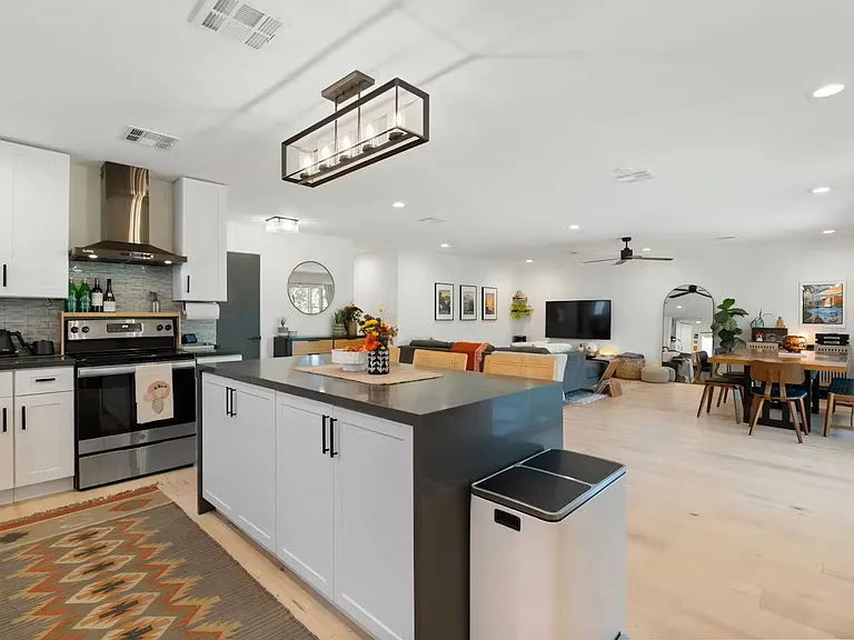 6901 E Edgemont Ave — Photo 12