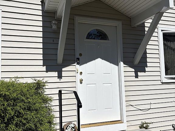 2nd image of 19 Pine Rd #B