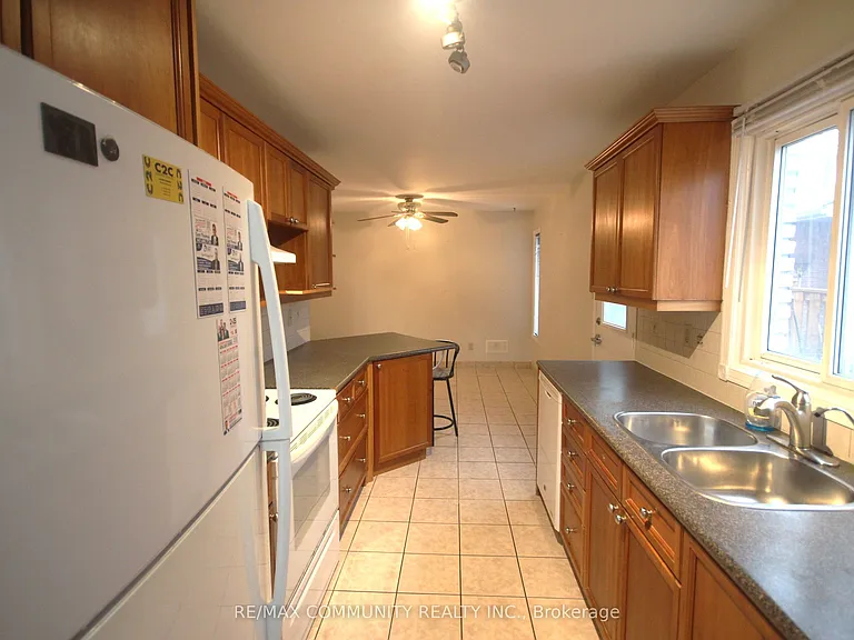 172 A Bellamy Rd N — Photo 7