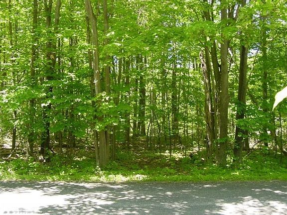 2nd image of Golfmere Dr