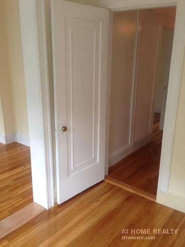4 bed, 1.5 bath, $4,000 — Photo 4
