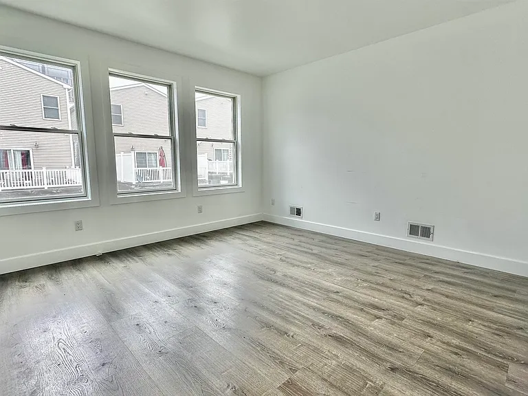 20 Fisk St #A — Photo 7