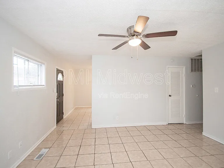 4610 Karen Dr — Photo 10
