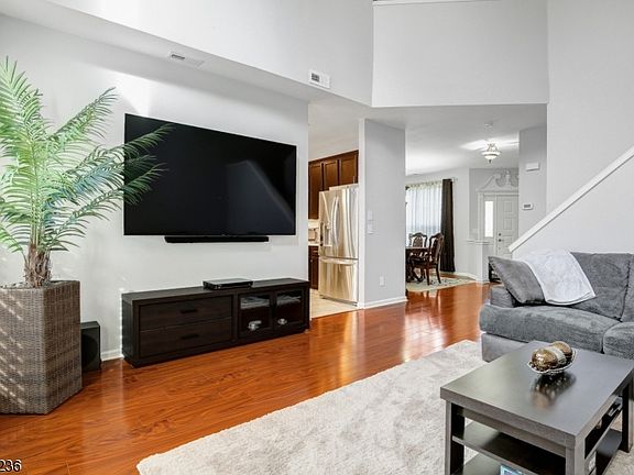 4th image of 11 Hornbeam Way