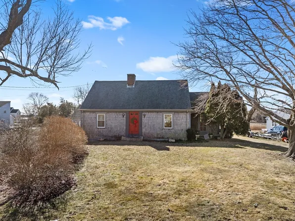 706 Elm St, Dartmouth, MA 02748