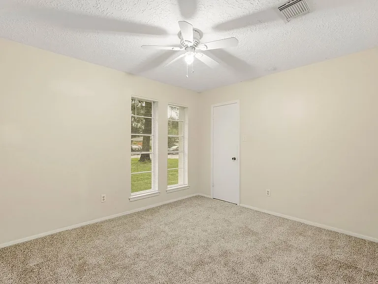 423 Pickford Dr — Photo 15