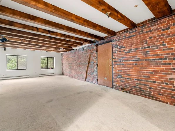 170 Commercial St APT 4, Boston, MA 02109