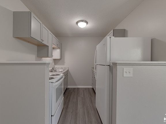 5th image of 1322 N Kansas St