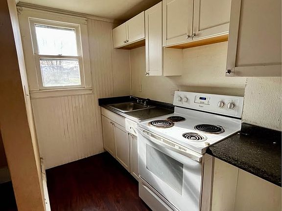 2nd image of 40-42 Almond Ln #40