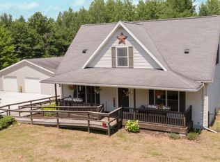 2512 W Huckleberry Rd, Sanford, MI 48657