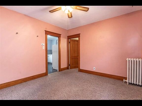 4th image of 28 Shoreham Pkwy #3