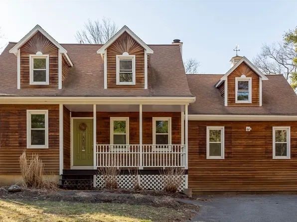 412 King Philip St, Raynham, MA 02767