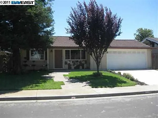 5253 Iris Way photo 1