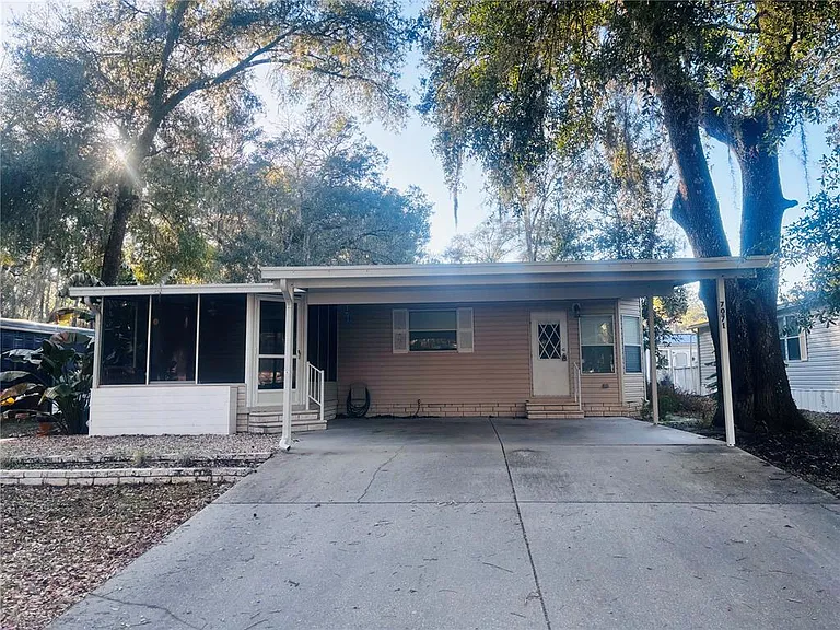 7071 Spanish Moss Ln — Photo 1
