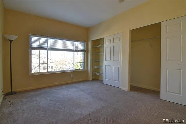 Large 2nd bedroom with large twin closets