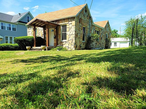 5th image of 141 Frost Ave