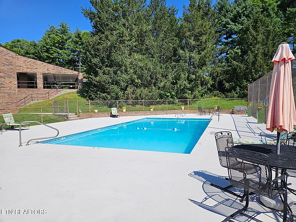 5th image of 6202 Mountain Park Dr