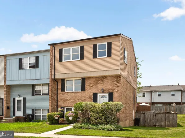 10 Middleview Ct, Baltimore, MD 21244
