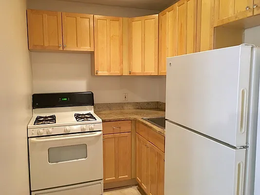 Rented by Astoria Realty | media 3