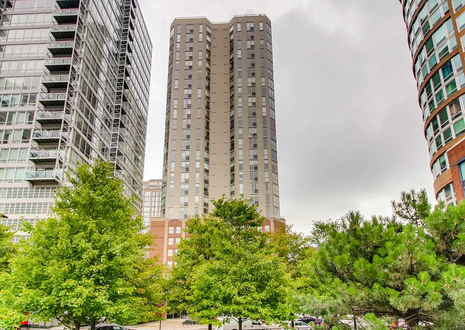 1st image of 645 N Kingsbury St APT 903