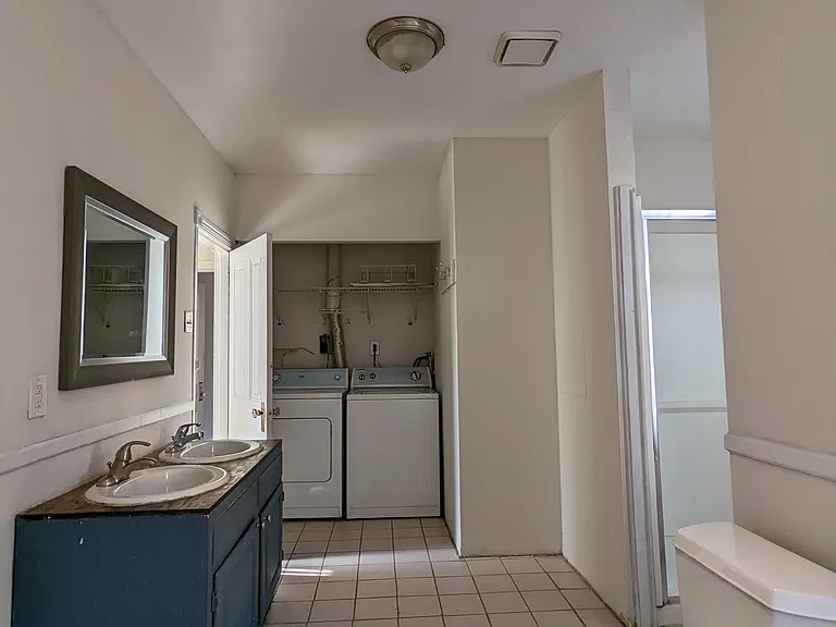 2501-meredith-st-2-19