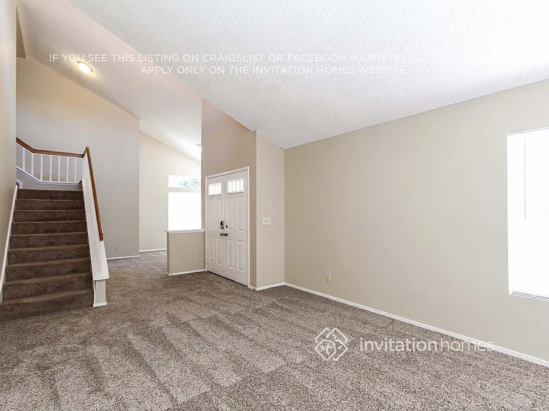 330 Templeton Dr — Photo 2