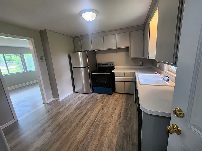 6568 Central Ave NE — Photo 5