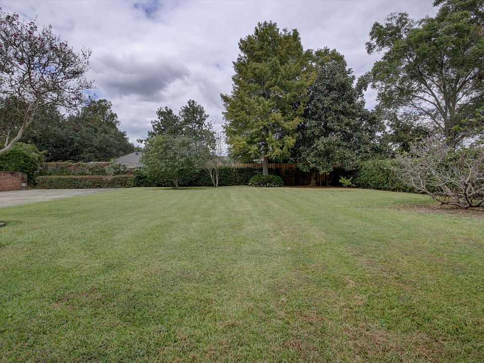 1206 W Bayou Pkwy, Lafayette, LA 70503 Zillow