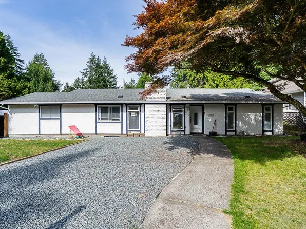 2714 Parkway Dr, Surrey, BC V4P 1E8