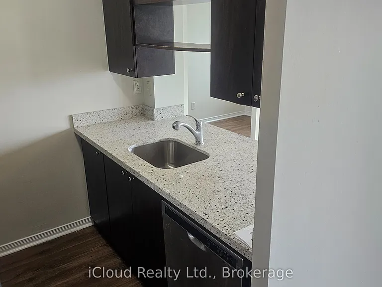 215 Queen St E #2001 — Photo 20