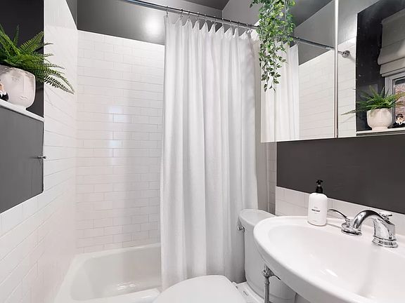 5th image of 26 Gramercy Park S APT 2H