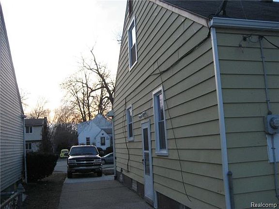 2nd image of 15396 Norborne St