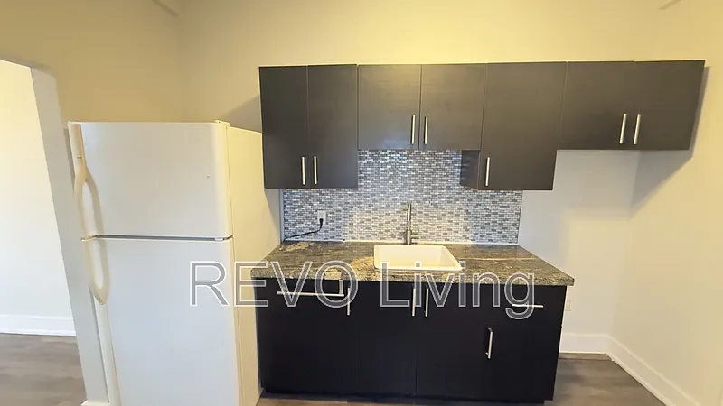 2 bed, 1.0 bath, 600 sqft, $1,550 — Photo 3